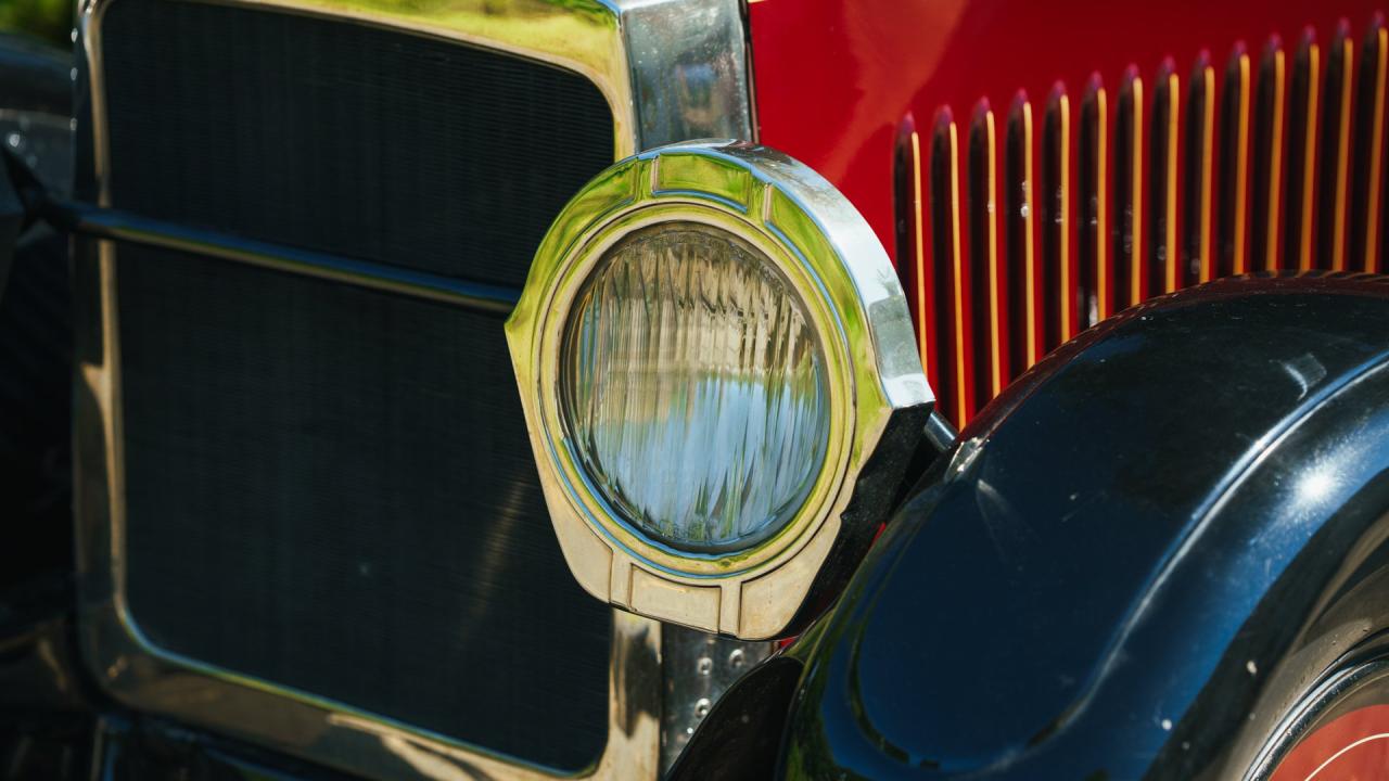 1924 Studebaker Big-Six Sedan