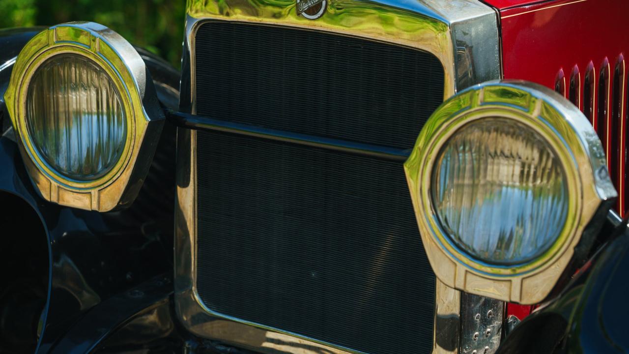 1924 Studebaker Big-Six Sedan