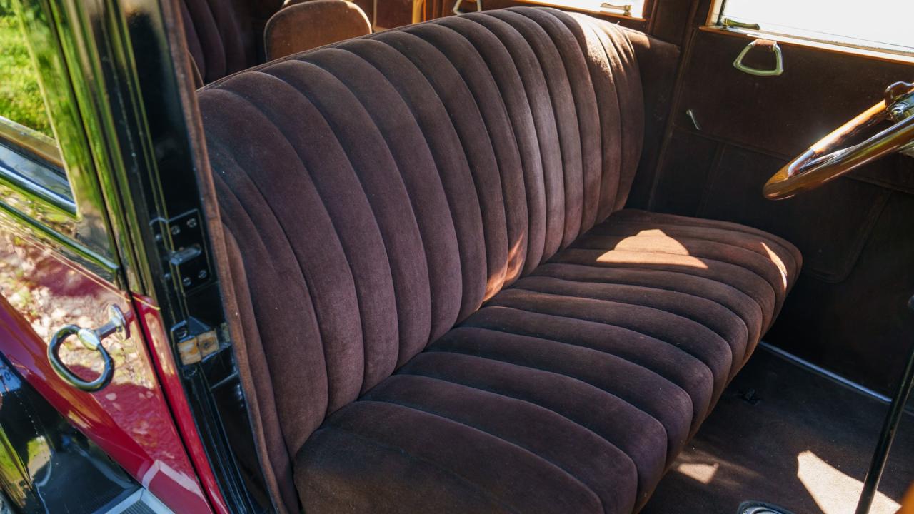 1924 Studebaker Big-Six Sedan