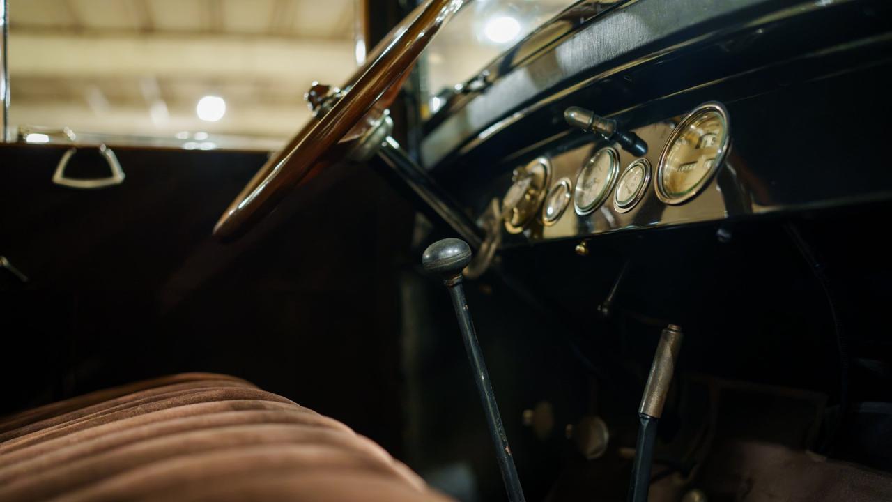1924 Studebaker Big-Six Sedan
