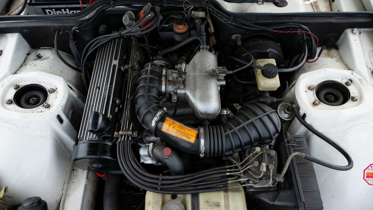 1978 Porsche 924 Rothmans Safari Tribute