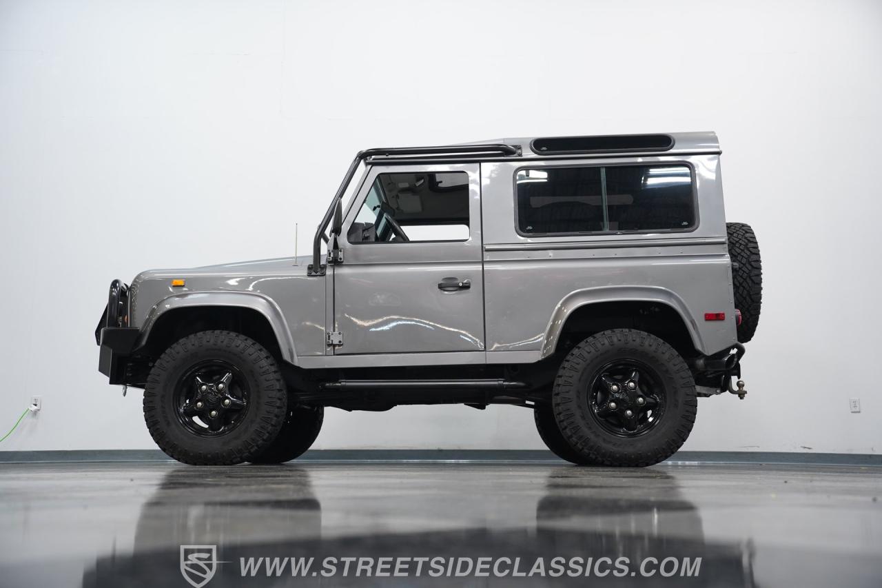 1997 Land Rover Defender 90 NAS