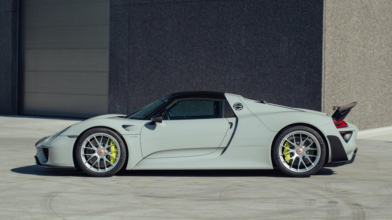 2015 Porsche 918 Spyder Weissach Package