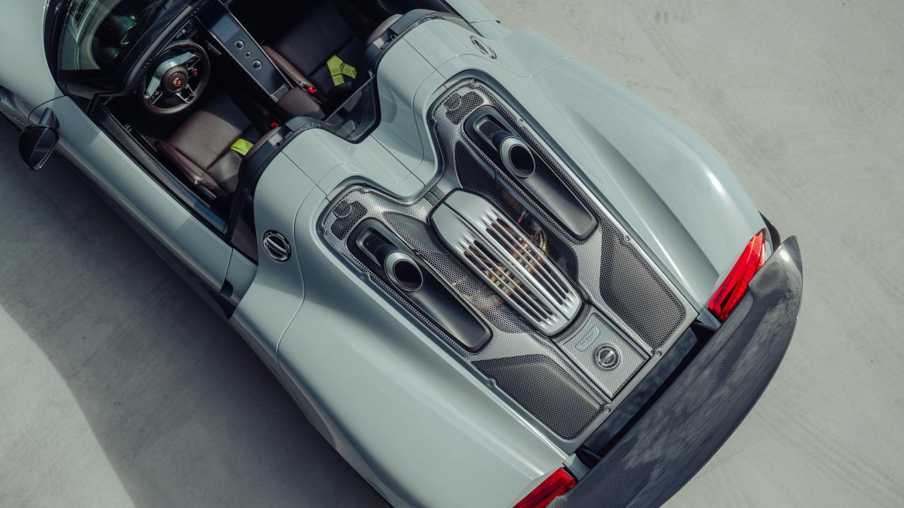 2015 Porsche 918 Spyder Weissach Package