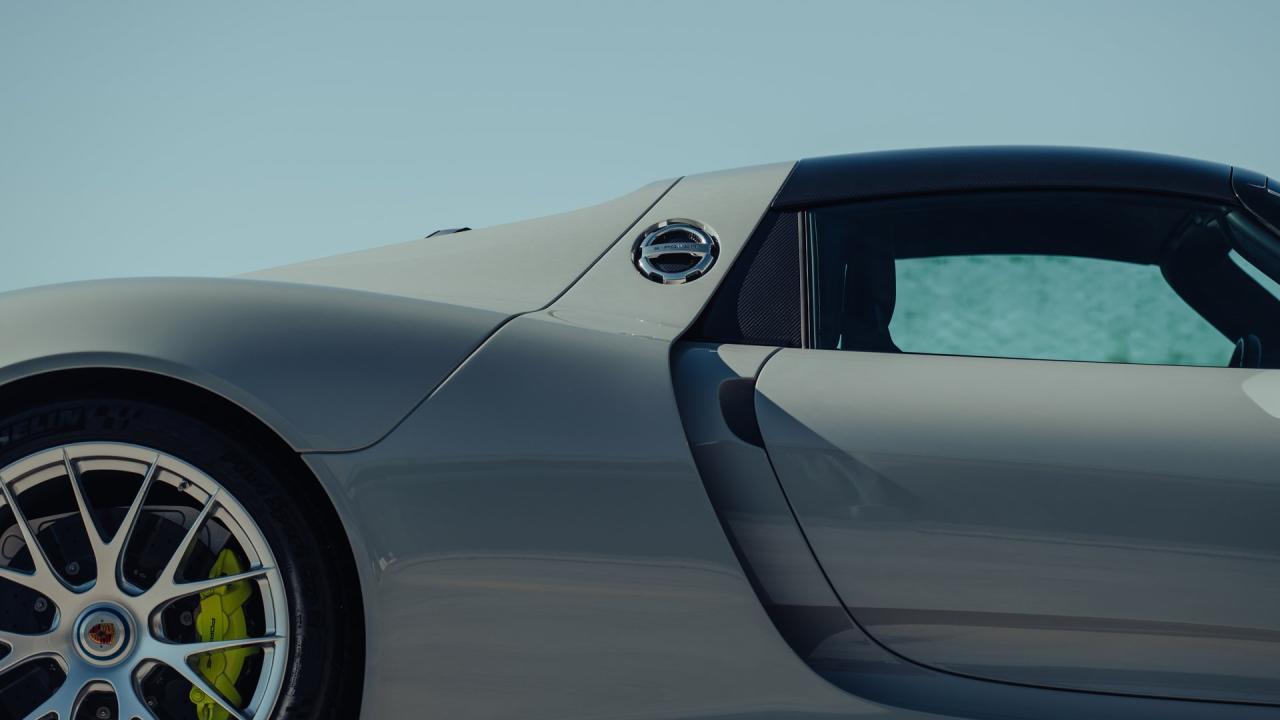 2015 Porsche 918 Spyder Weissach Package