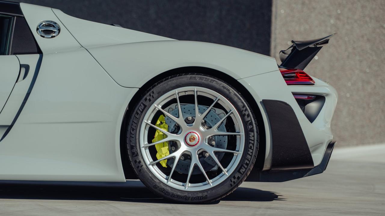 2015 Porsche 918 Spyder Weissach Package