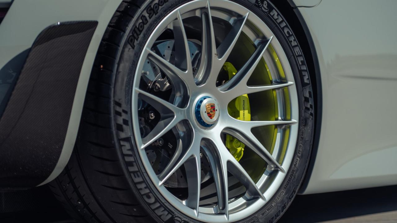 2015 Porsche 918 Spyder Weissach Package
