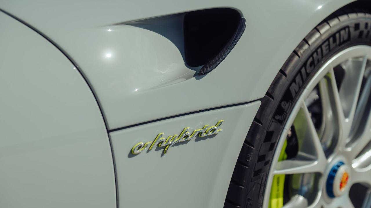 2015 Porsche 918 Spyder Weissach Package