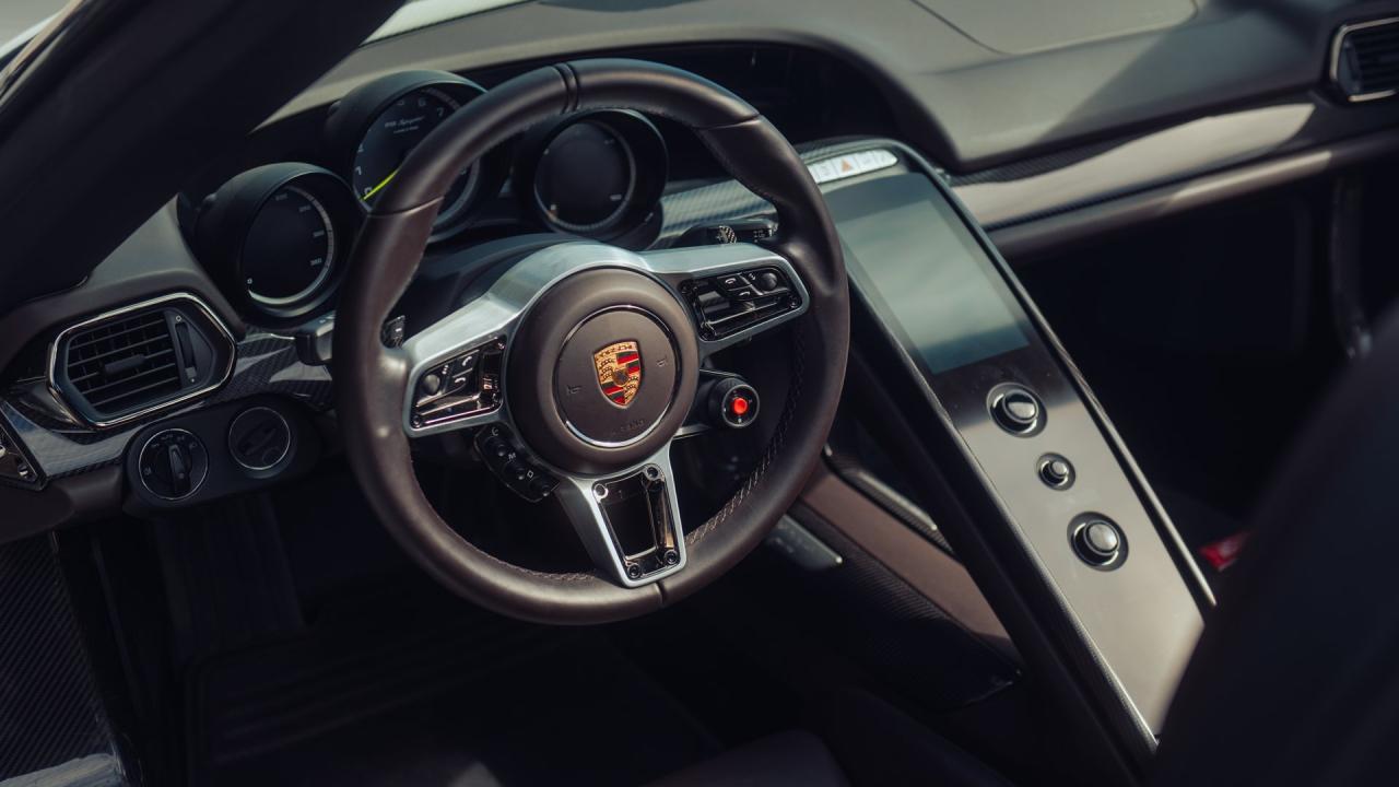 2015 Porsche 918 Spyder Weissach Package