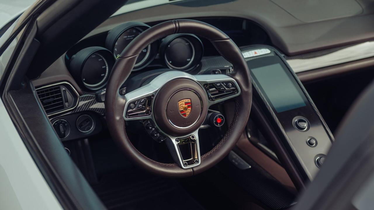 2015 Porsche 918 Spyder Weissach Package