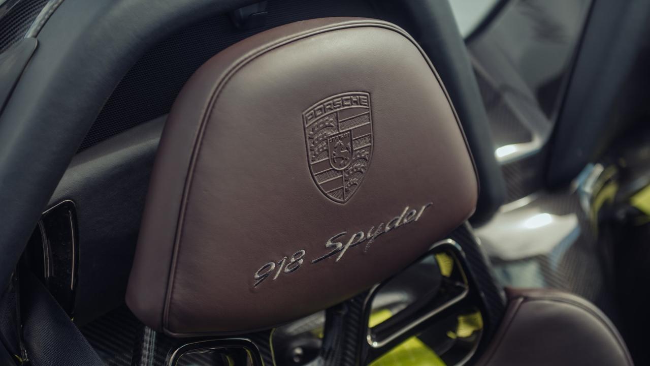 2015 Porsche 918 Spyder Weissach Package