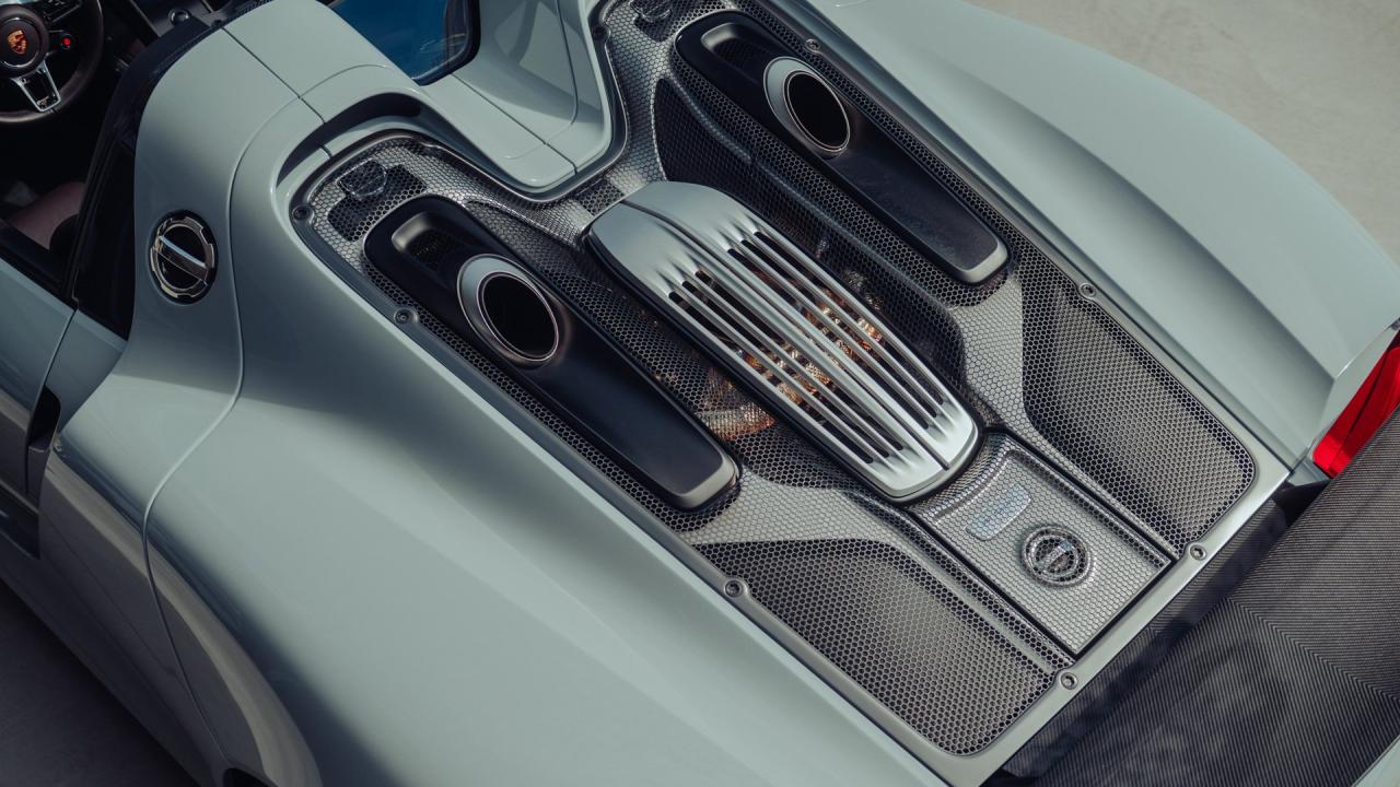 2015 Porsche 918 Spyder Weissach Package