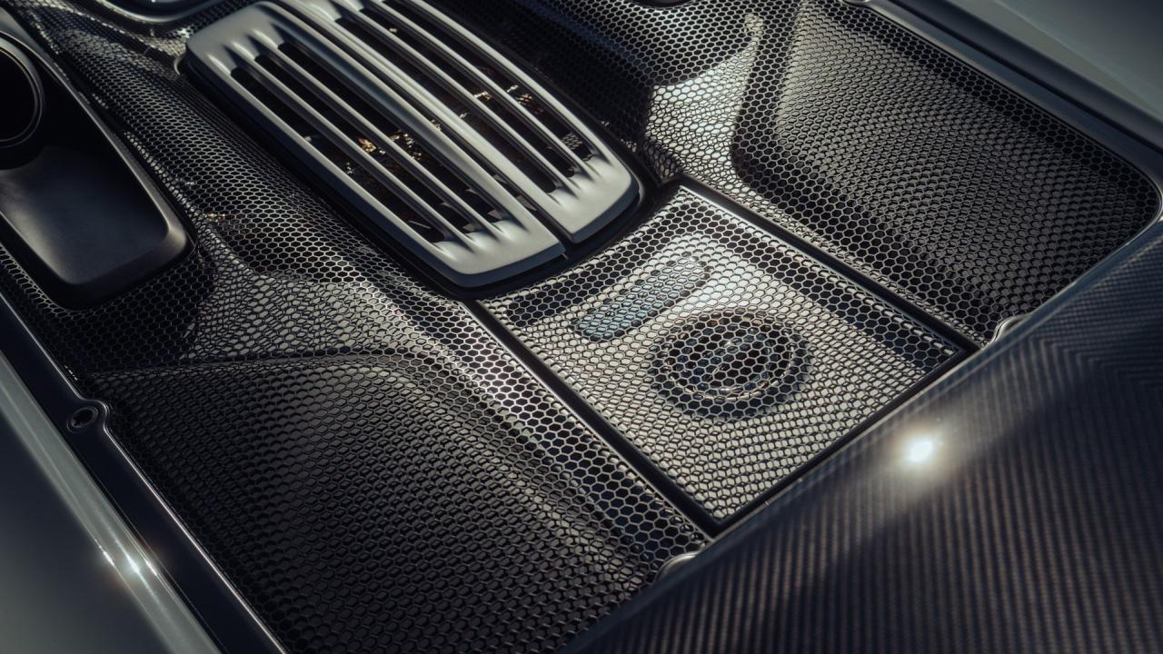 2015 Porsche 918 Spyder Weissach Package
