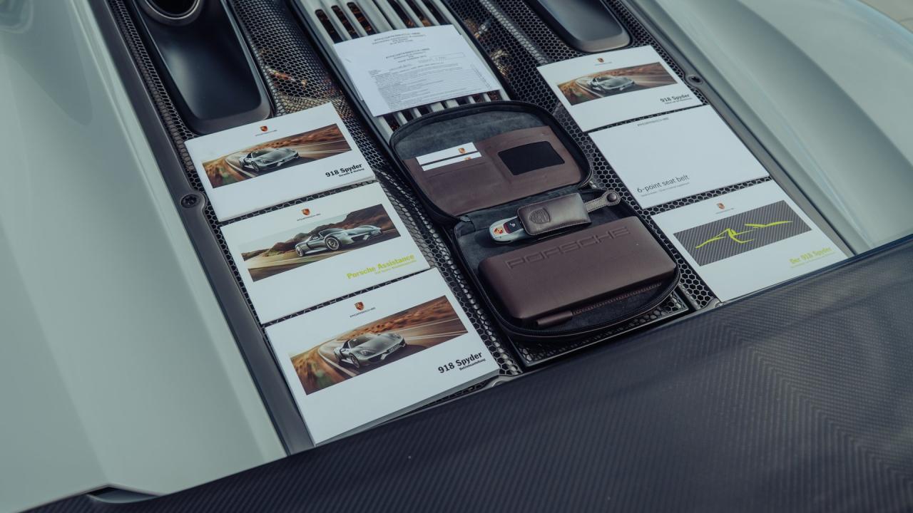 2015 Porsche 918 Spyder Weissach Package