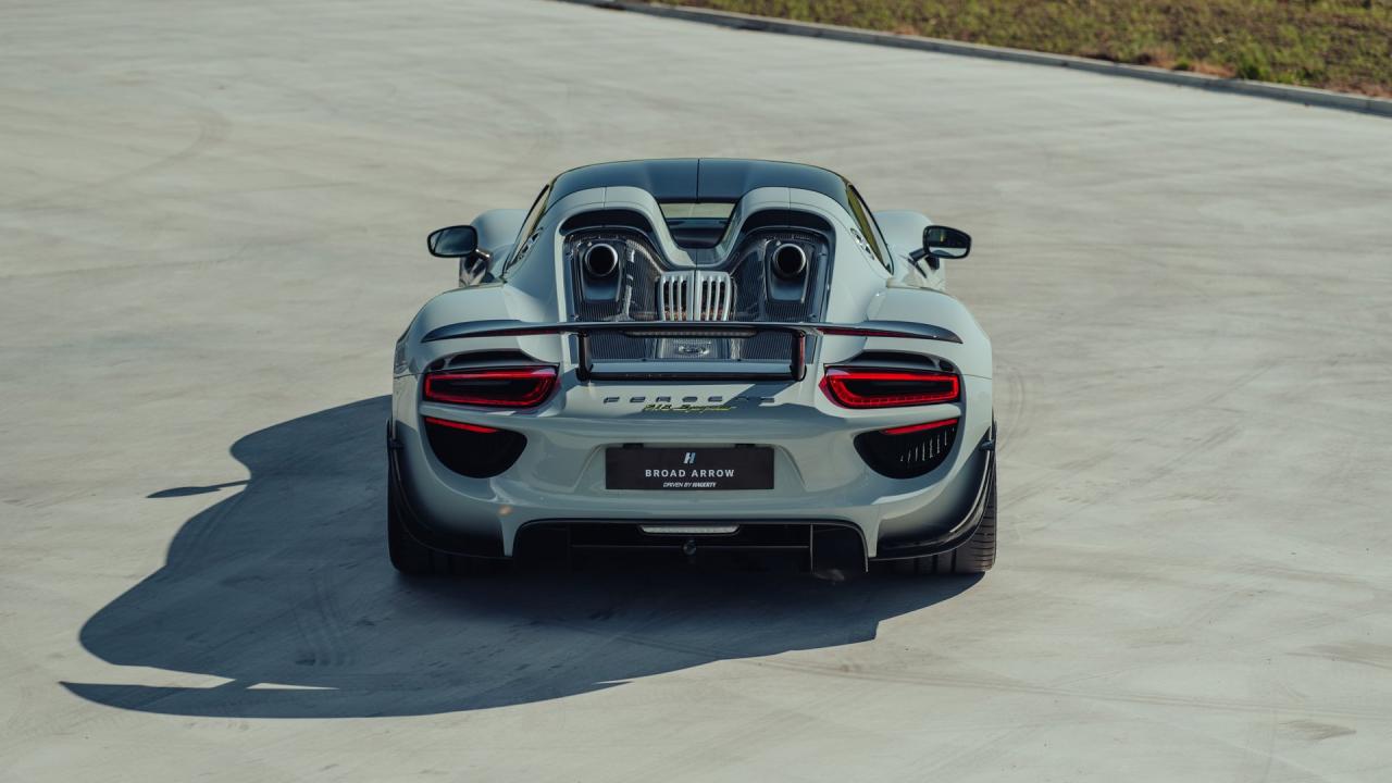 2015 Porsche 918 Spyder Weissach Package