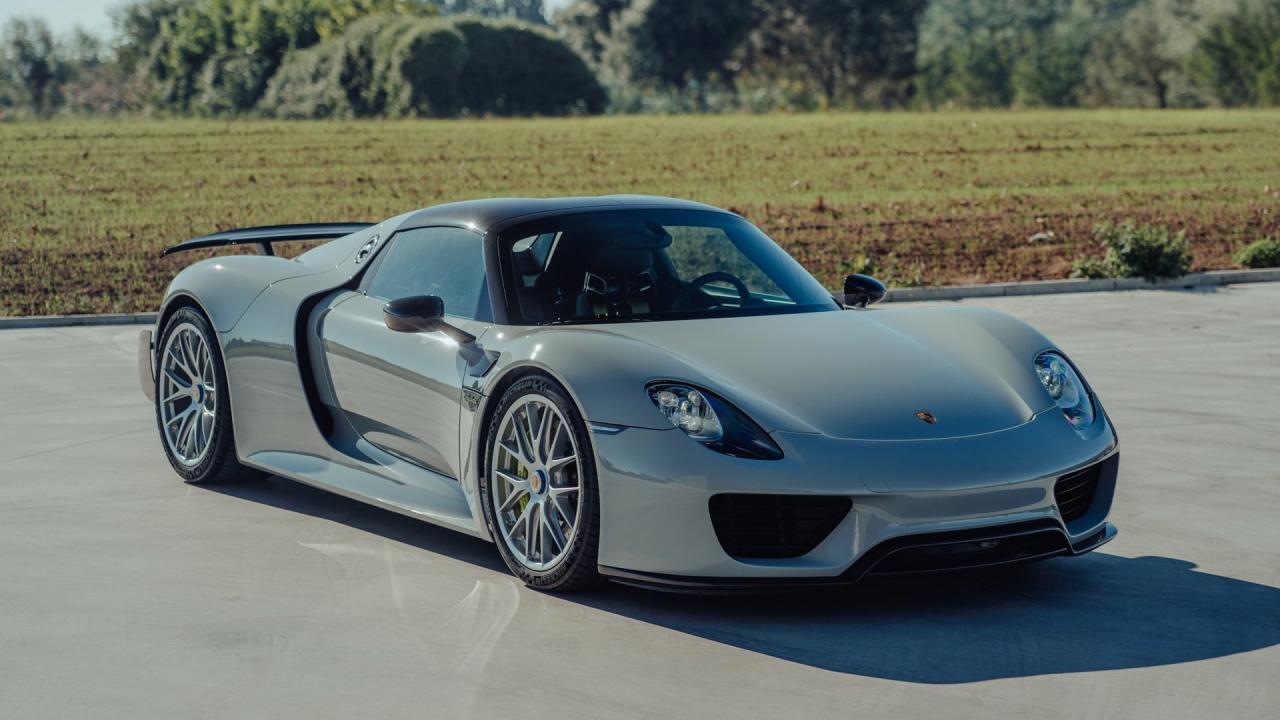 2015 Porsche 918 Spyder Weissach Package