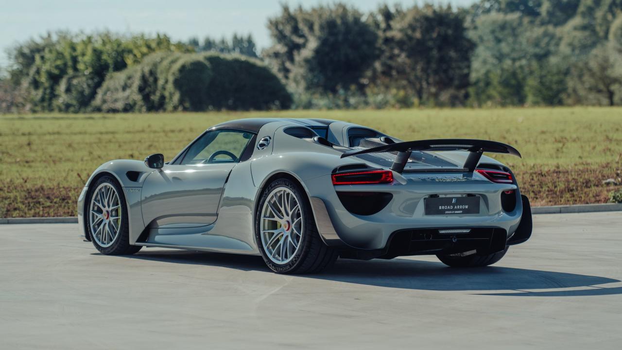2015 Porsche 918 Spyder Weissach Package