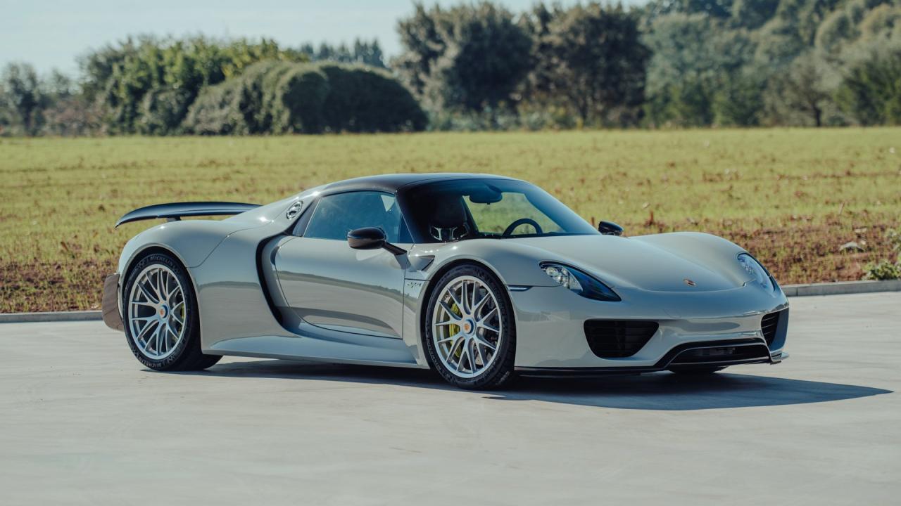 2015 Porsche 918 Spyder Weissach Package
