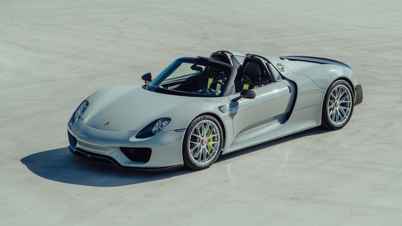 2015 Porsche 918 Spyder Weissach Package