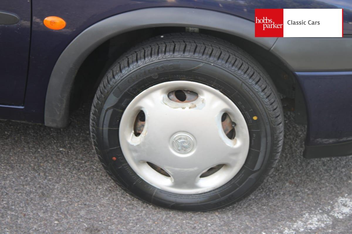 2000 Vauxhall CORSA GLS 16V