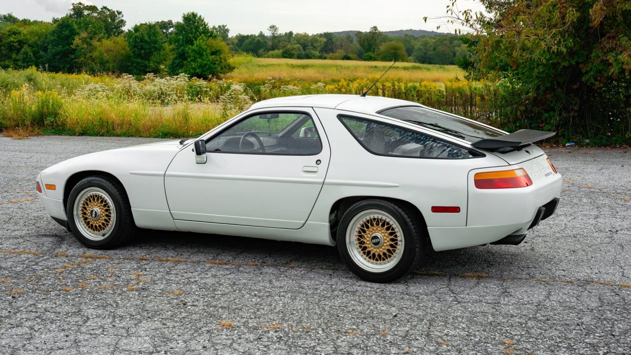 1989 Porsche 928 S4