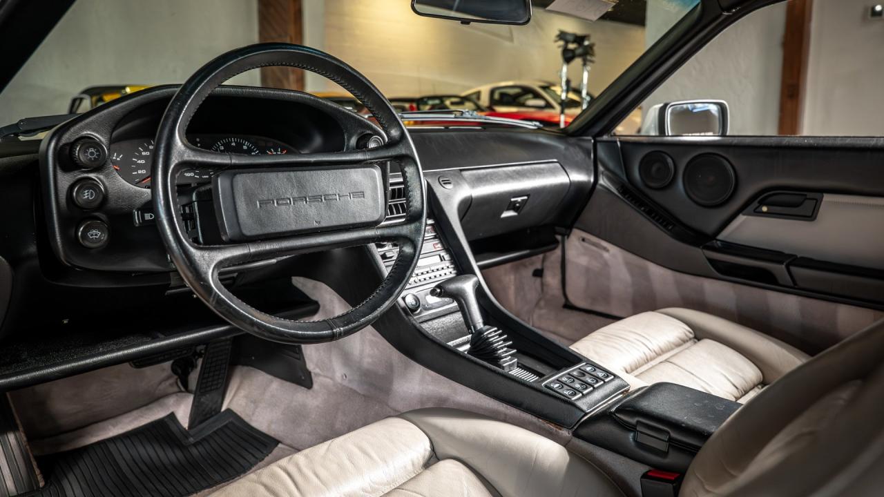 1989 Porsche 928 S4