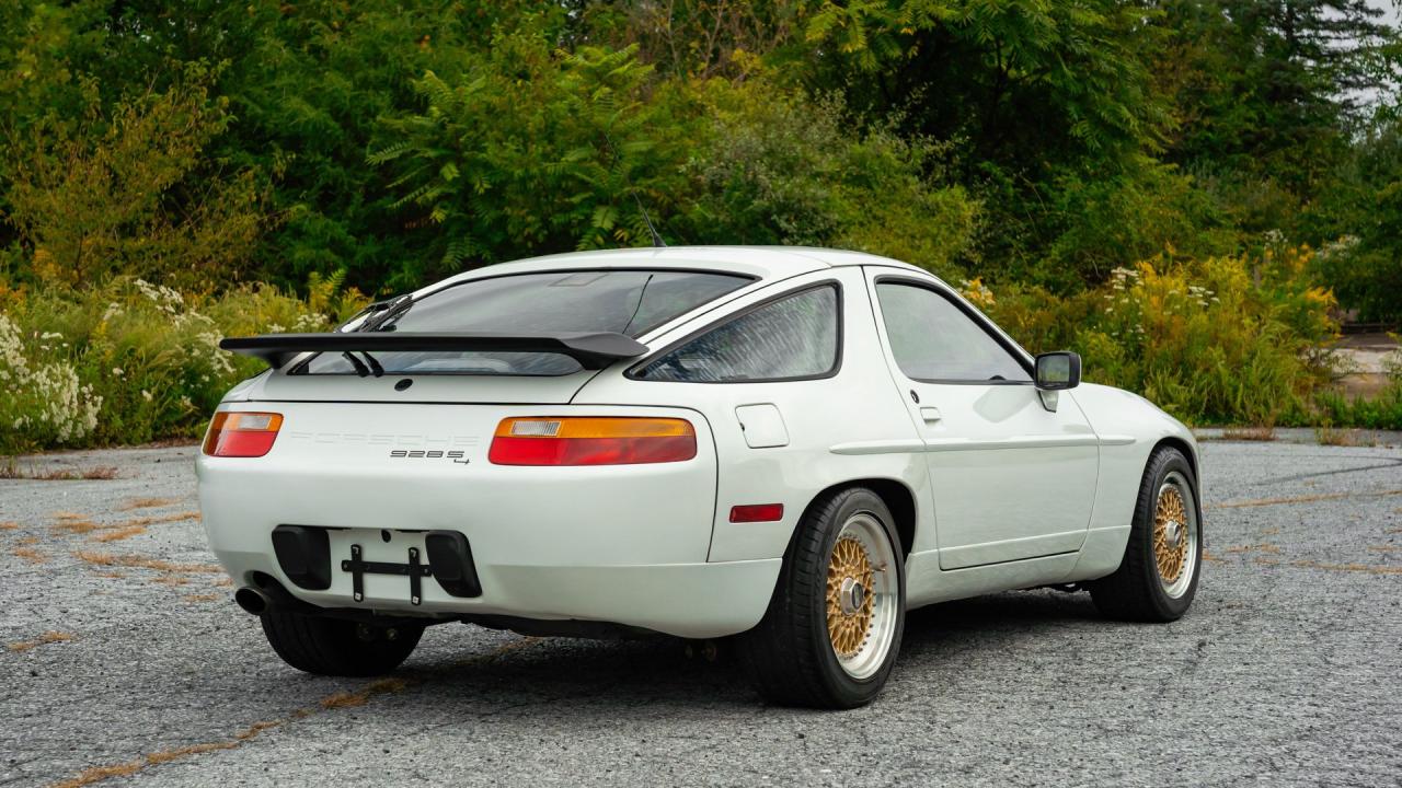 1989 Porsche 928 S4