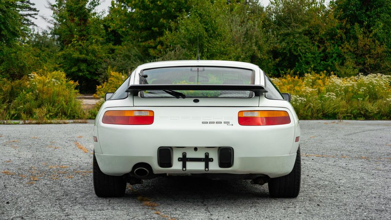 1989 Porsche 928 S4