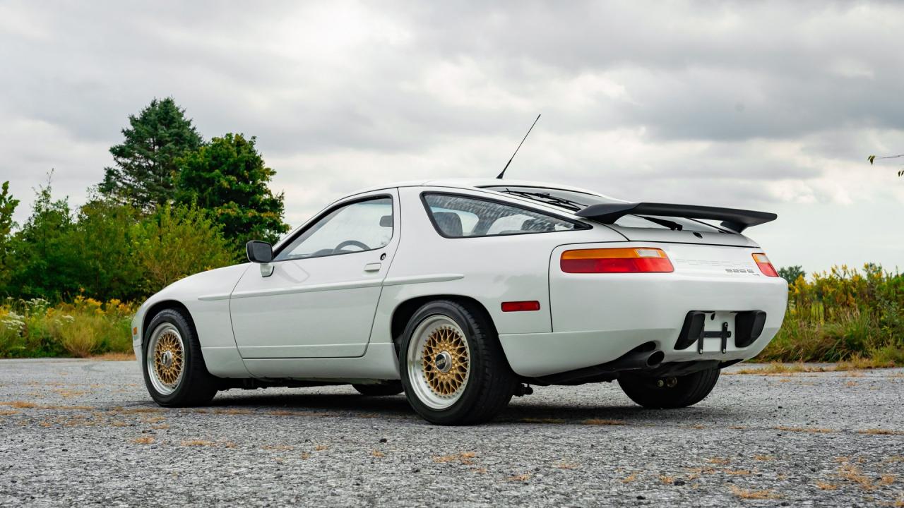 1989 Porsche 928 S4