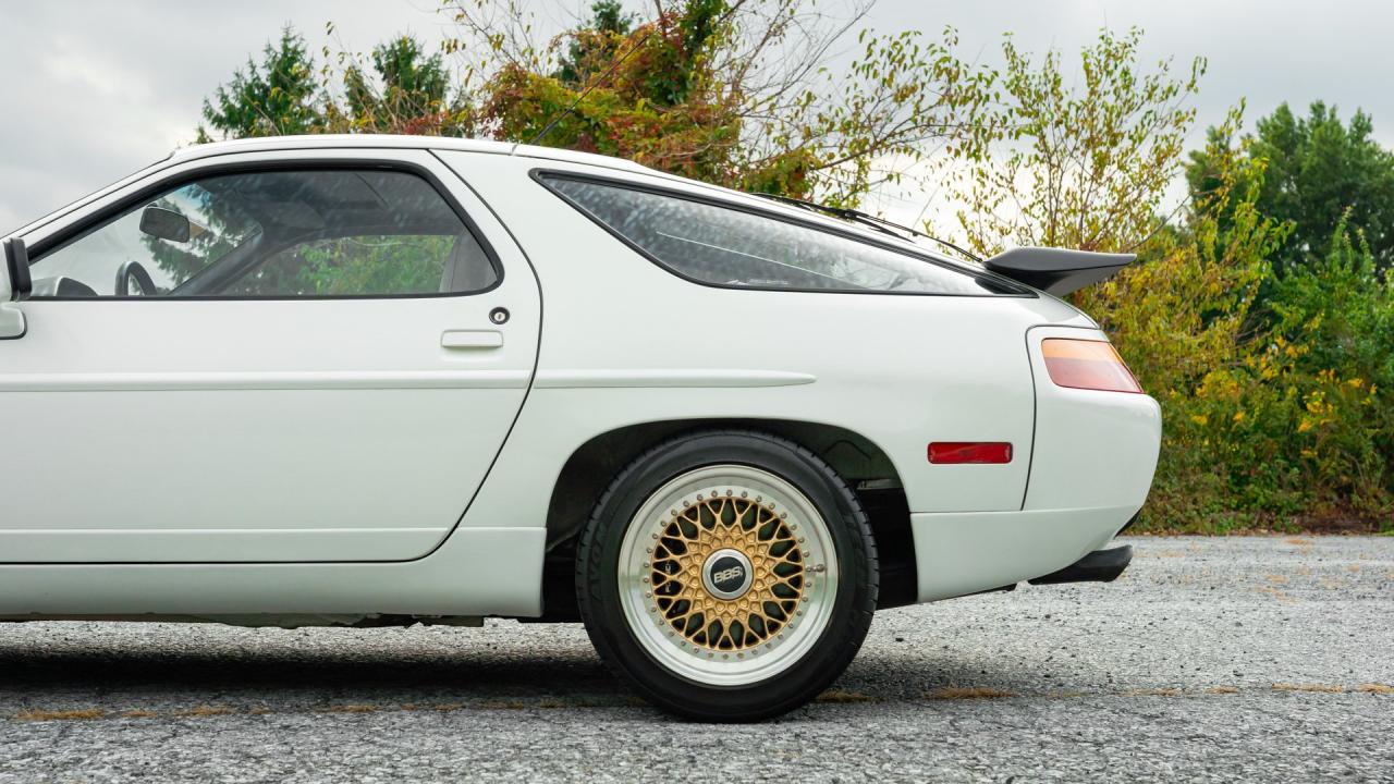 1989 Porsche 928 S4