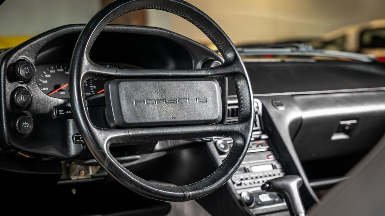 1989 Porsche 928 S4