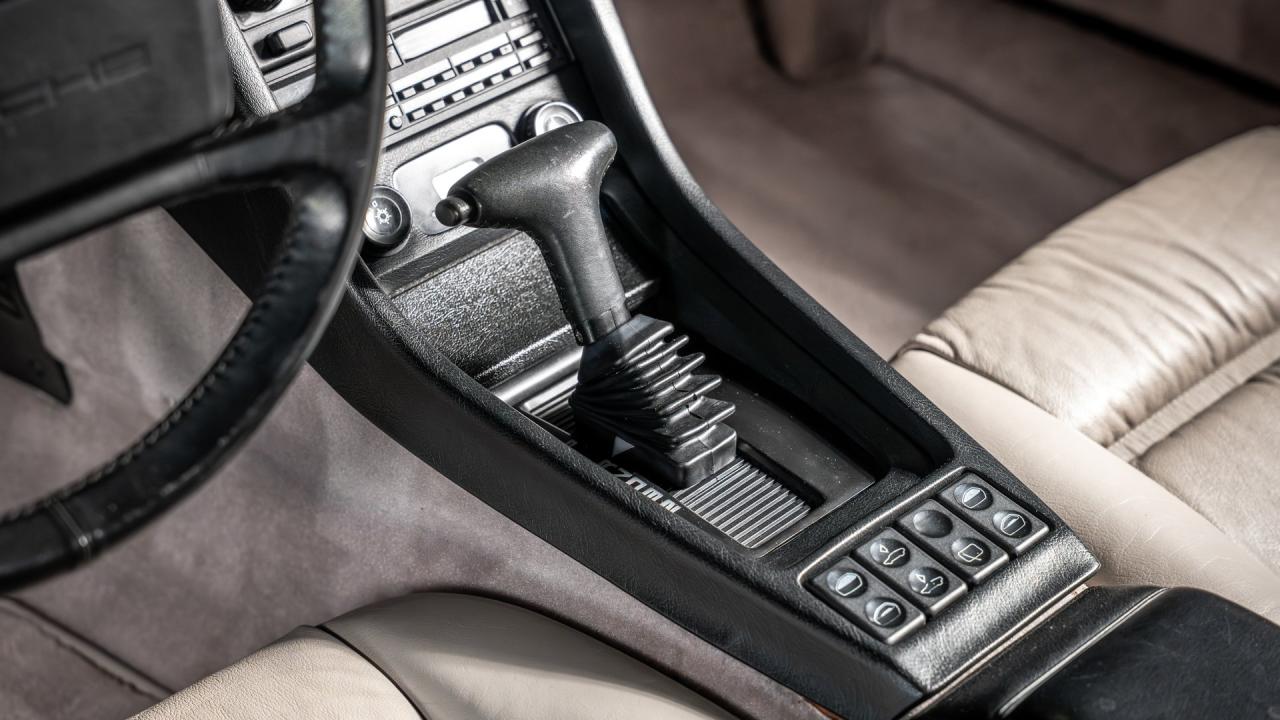 1989 Porsche 928 S4