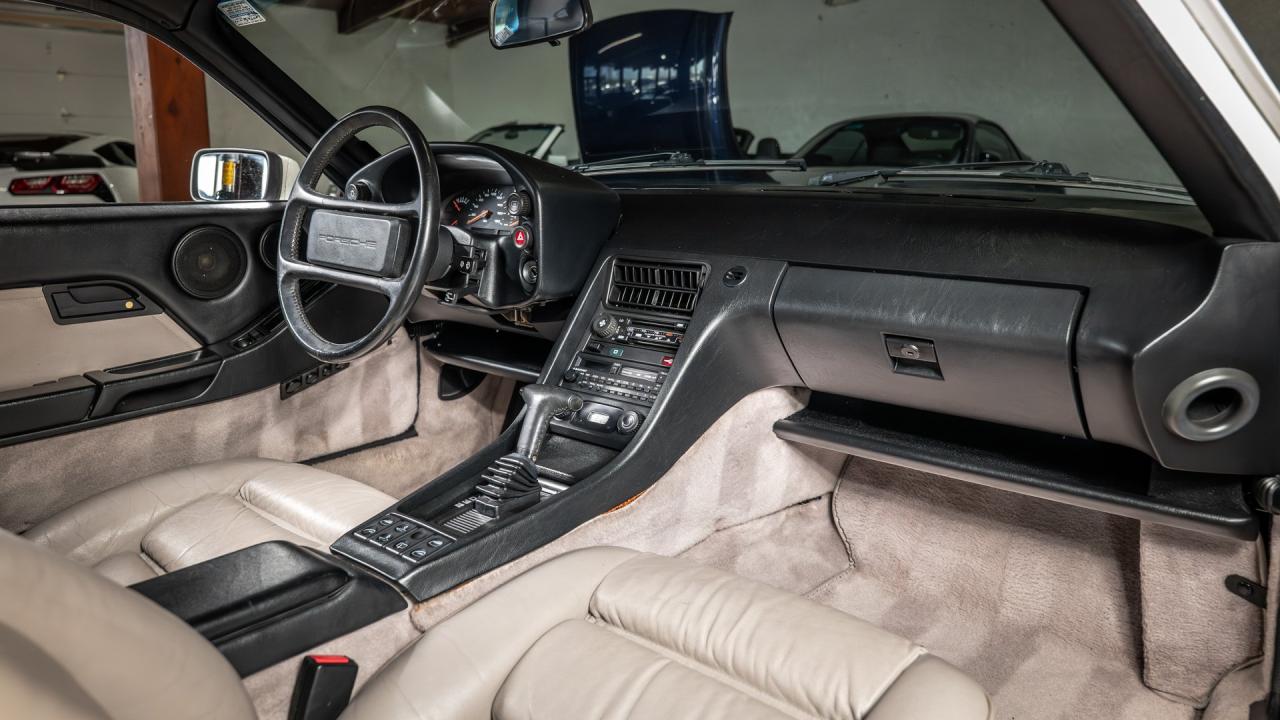 1989 Porsche 928 S4