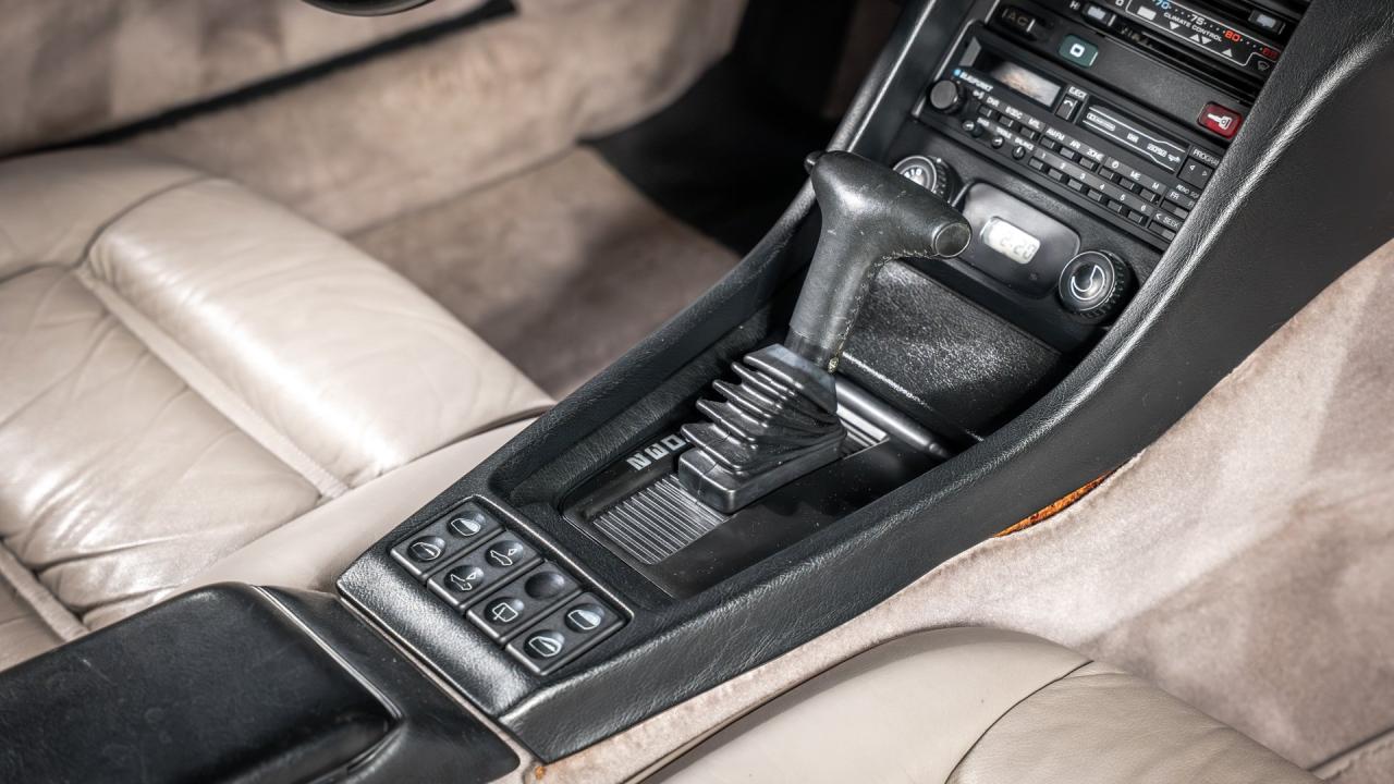 1989 Porsche 928 S4