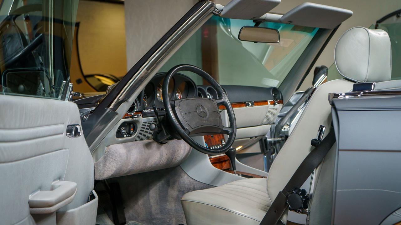 1987 Mercedes - Benz 560 SL