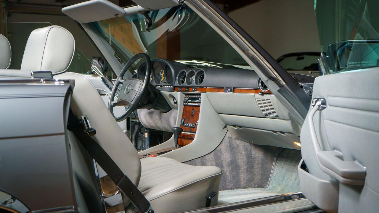1987 Mercedes - Benz 560 SL