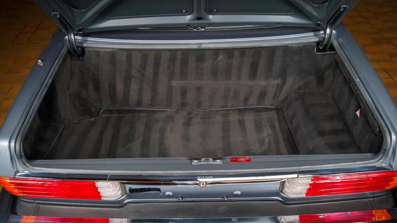 1987 Mercedes - Benz 560 SL