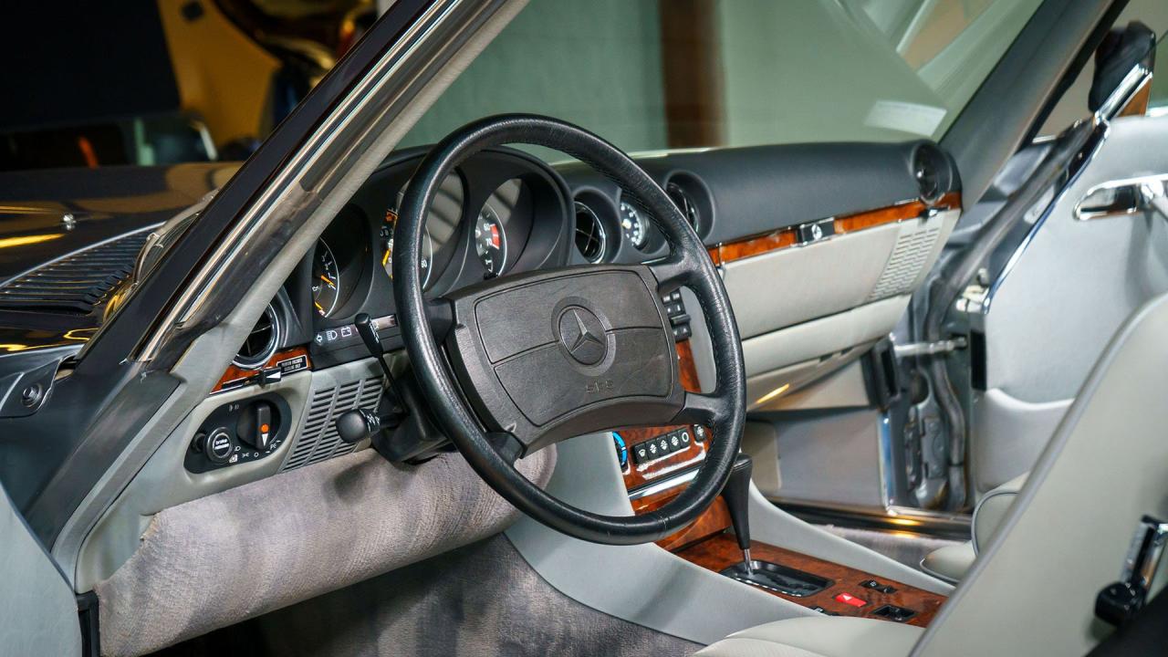 1987 Mercedes - Benz 560 SL