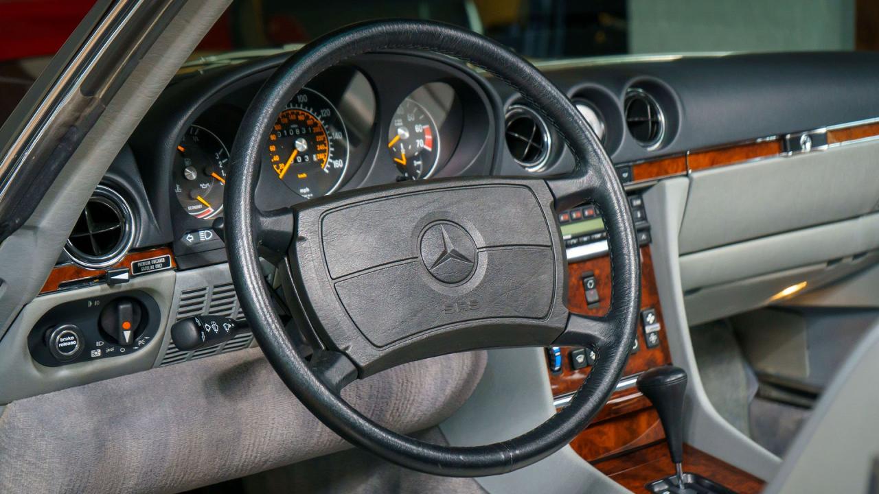 1987 Mercedes - Benz 560 SL