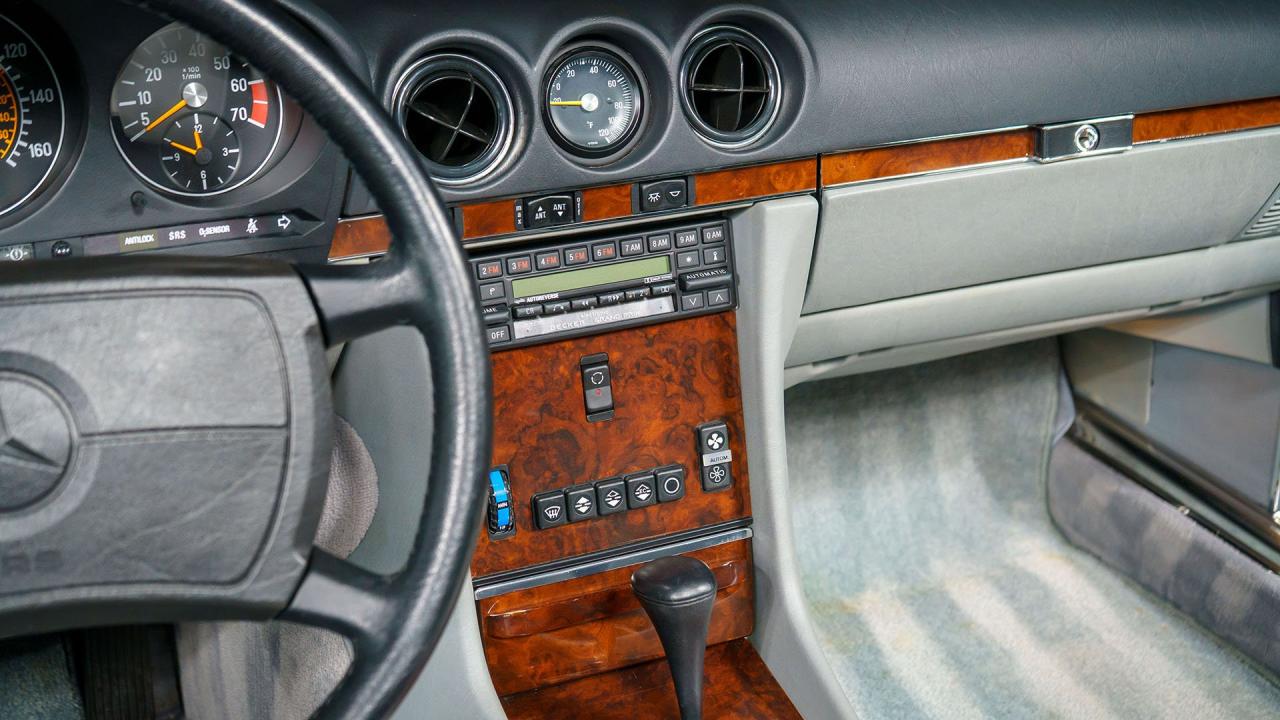 1987 Mercedes - Benz 560 SL