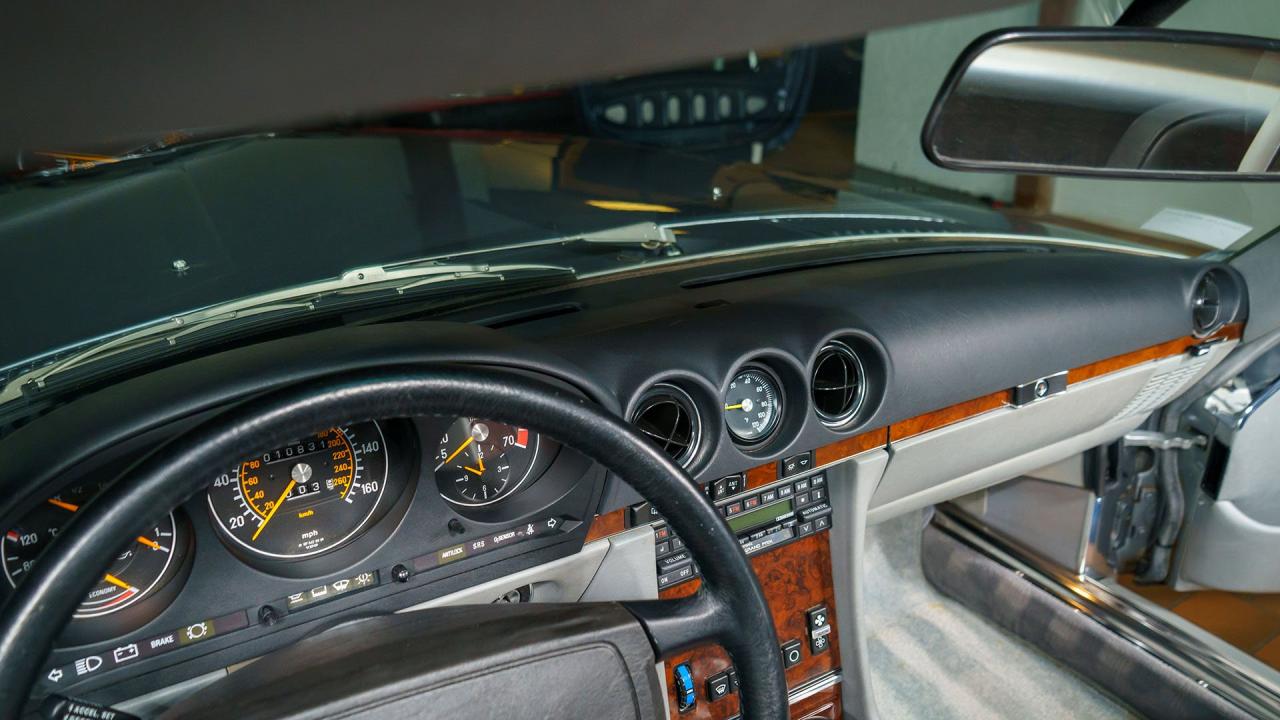 1987 Mercedes - Benz 560 SL