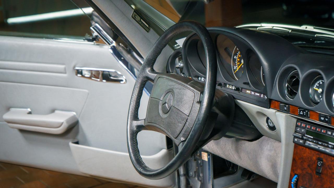 1987 Mercedes - Benz 560 SL