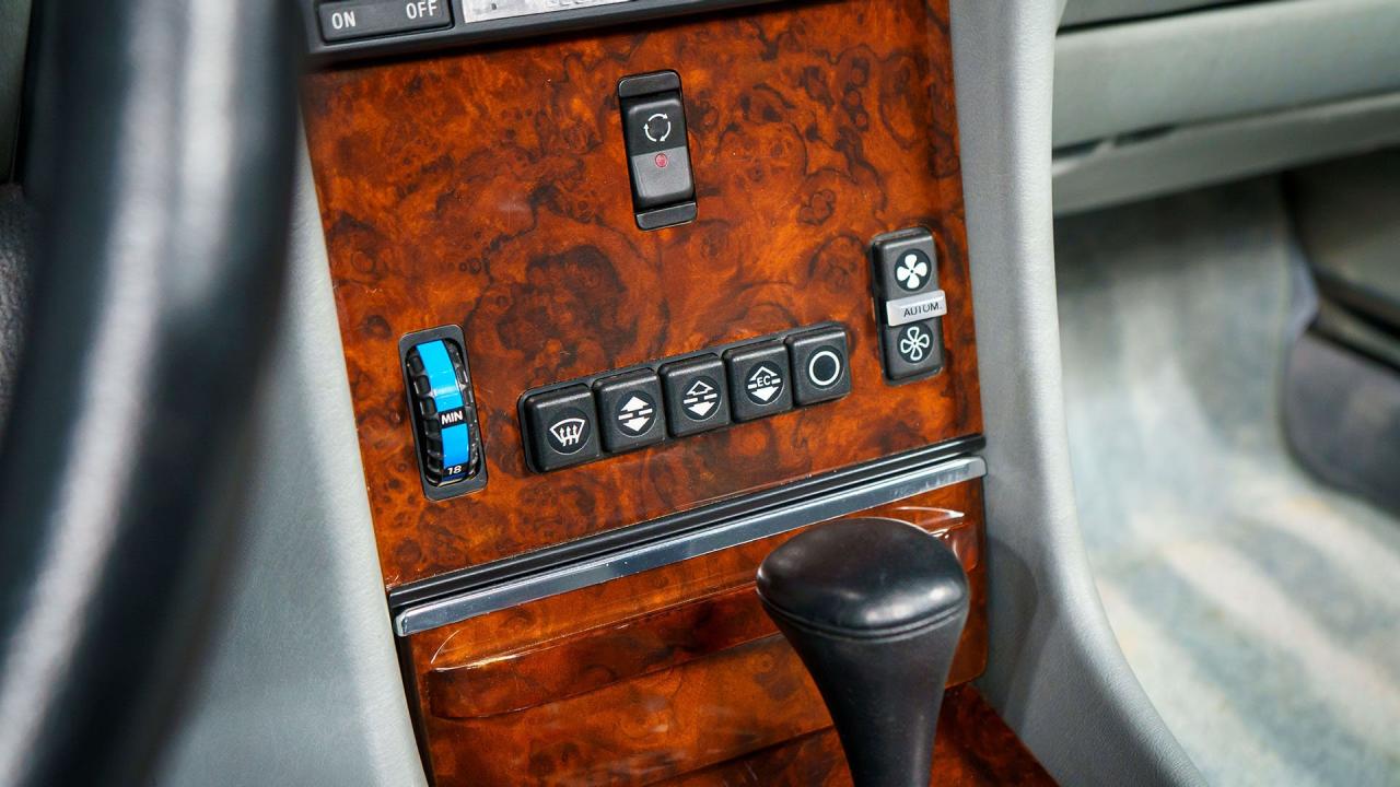 1987 Mercedes - Benz 560 SL
