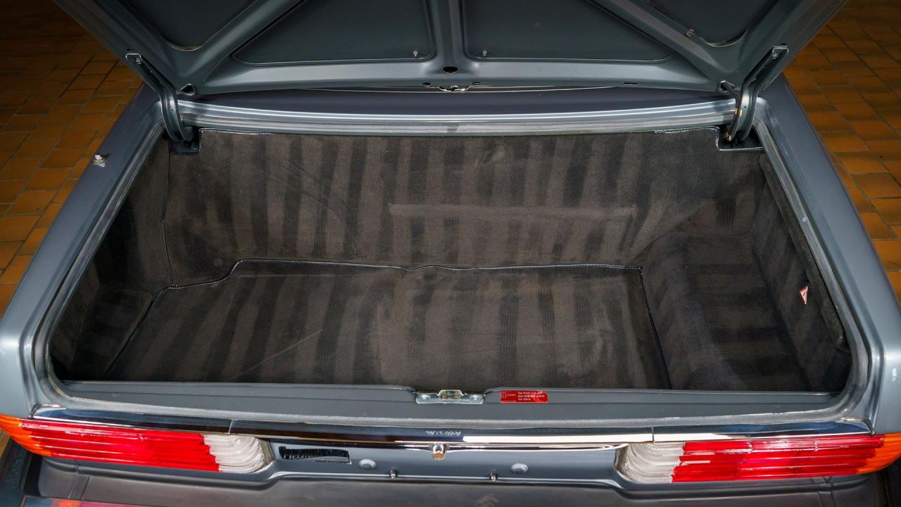 1987 Mercedes - Benz 560 SL