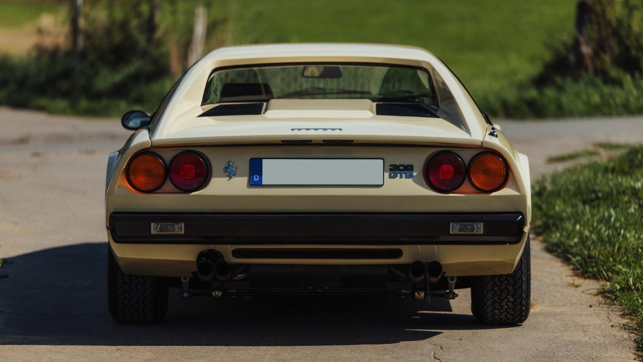 1976 Ferrari 308 GTB "Vetroresina"