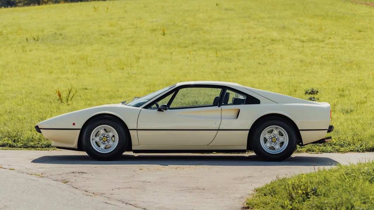 1976 Ferrari 308 GTB "Vetroresina"