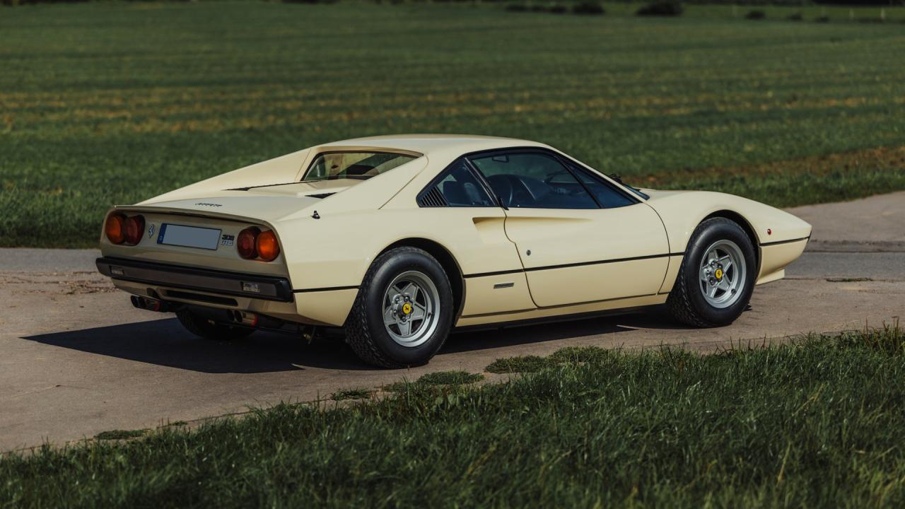 1976 Ferrari 308 GTB "Vetroresina"