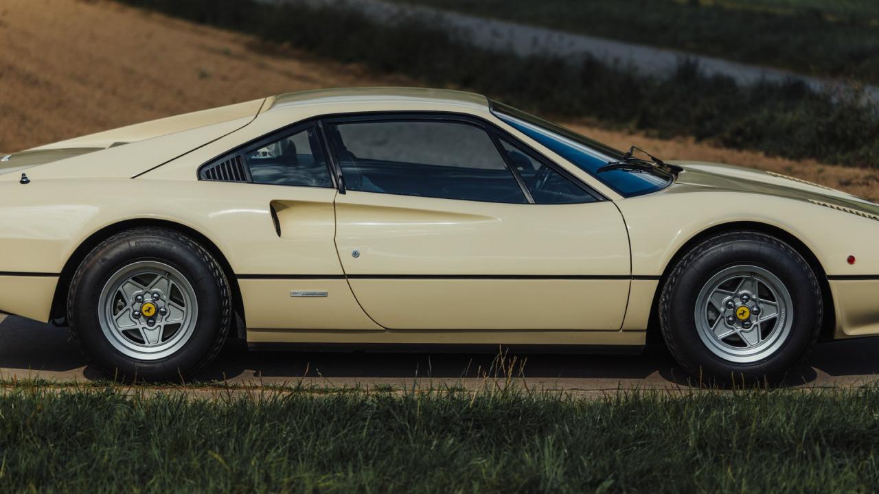 1976 Ferrari 308 GTB "Vetroresina"