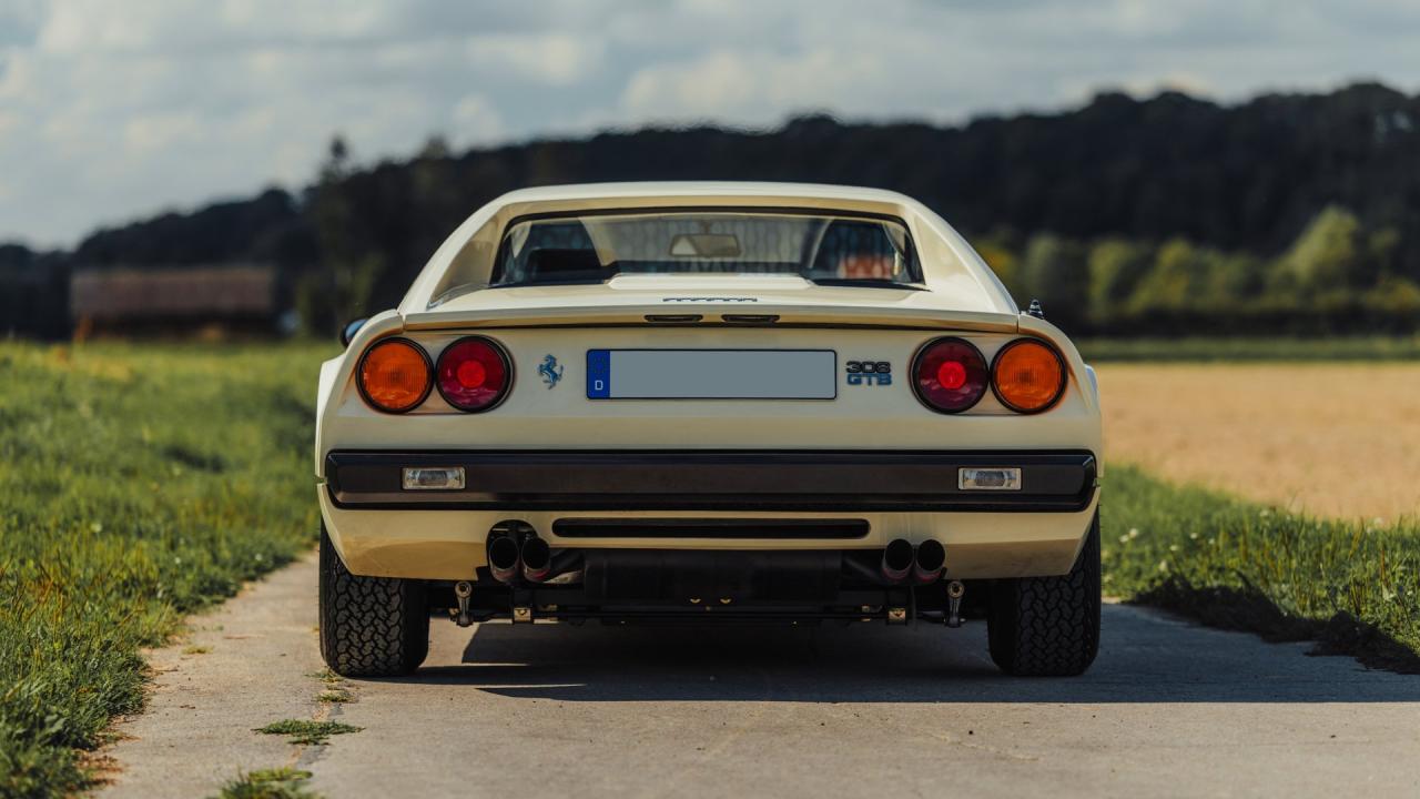 1976 Ferrari 308 GTB "Vetroresina"