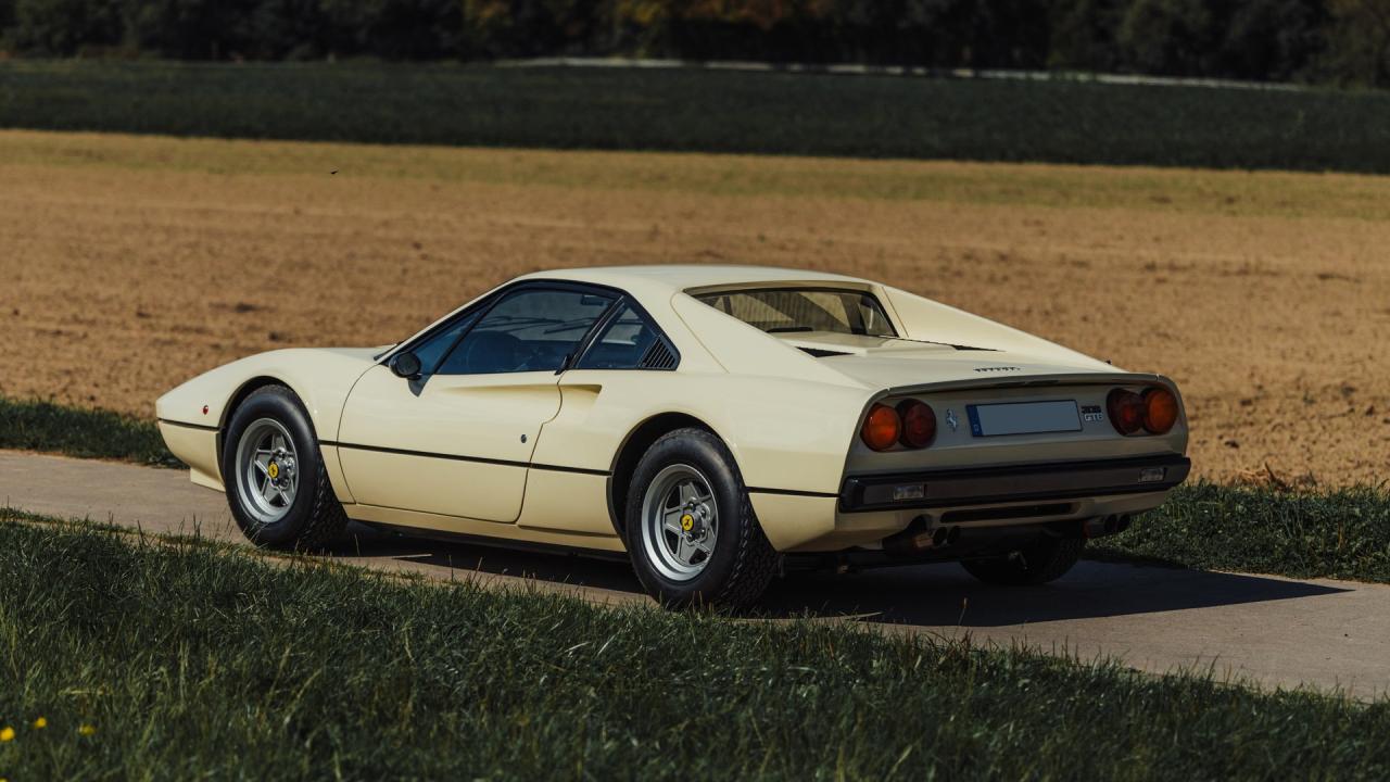 1976 Ferrari 308 GTB "Vetroresina"